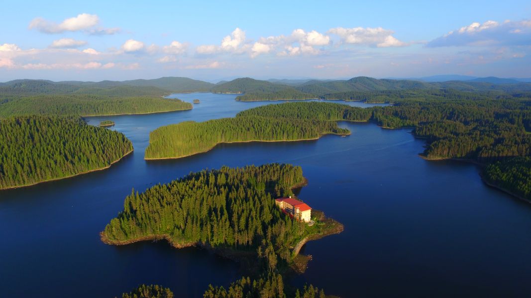 Язовир : Широка поляна